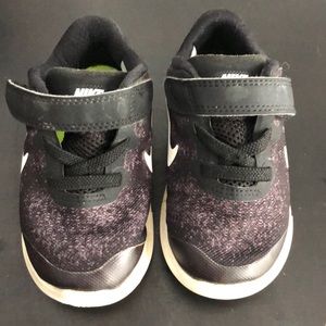 Black Toddler Nike Free RN size 6C, super cute!